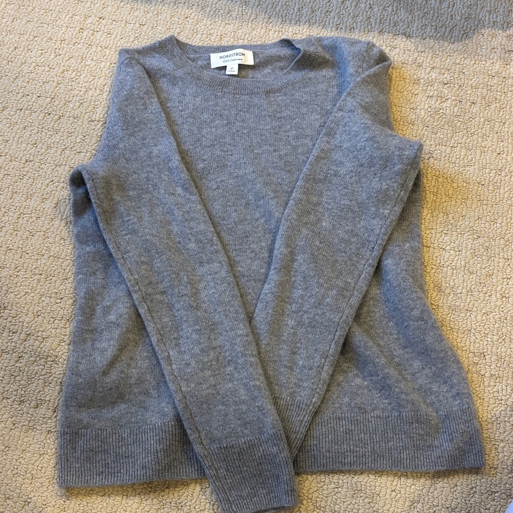 Nordstrom Women's Heather Gray Crew Neck Sweater